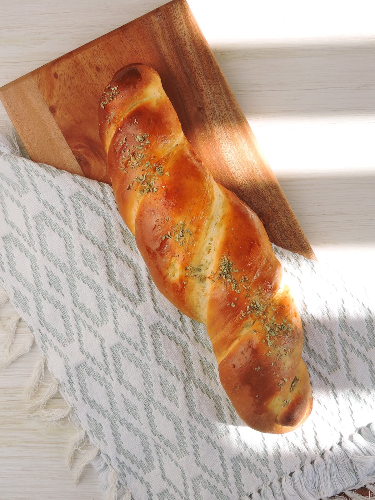 Braided Brioche Olives & Thyme