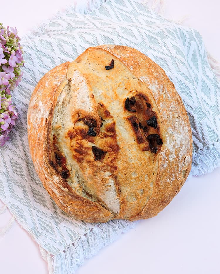 Sour Roasted Garlic & Colored Pepper Loaf